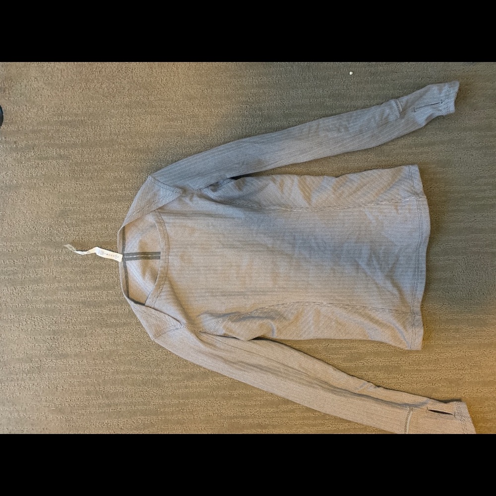 LuluLemon fleece line shirt